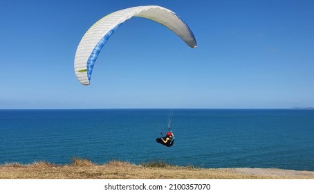 Rex Lookout Cairns Australia Person Hand Gliding