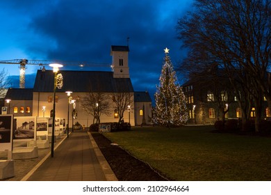 Reykjavik Iceland. 12.22.2021. Christmas Tree In The Background Of The Reykjavik Cathedral