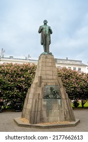 Reykjavik, Iceland - July 4, 2022 View Of Large Statue Of Jón Sigurðsson, Who Led The Campaign For Icelandic Independence. Located In The Center Austurvöllur Park