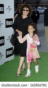 Rhea Perlman, Bella At WICKED Opening Night Hosted By Universal Pictures, Pantages Theatre, Los Angeles, CA, June 22, 2005