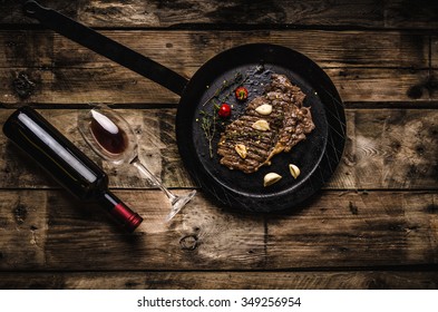 Rib Eye Steak With Garlic, Pepper And Red Wine