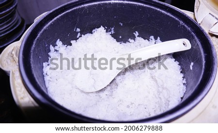 Rice Cocker In Magic Com 