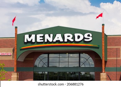 RICHFIELD, MN/USA - JUNE 28, 2014: Menards Home Improvement Store Exterior.  Menards Is A Chain Of Home-improvement Centers In The Midwestern United States.