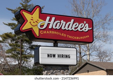 Richmond - Circa April 2022: Hardee's Fast Food Location Now Hiring. Hardee's Is Operated By CKE And The Sister Restaurant Of Carl's Jr.