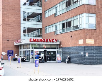 Richmond Hill, Ontario, Canada - May 18, 2021 : Emergency Room Entrance Of Mackenzie Health Hospital In York Region. Patients And Seniors Wearing Protective Mask Under Covid-19 Omicron Variants Spread