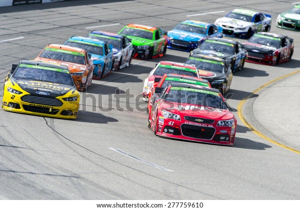 Richmond, VA - Apr 26, 2015:  The\
NASCAR Sprint Cup Series teams take to the track for the Toyota\
Owners 400 at Richmond International Raceway in Richmond,\
VA.\
