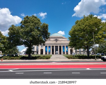 Richmond, VA, USA -08-08-2022: The Old Union Station Building That Is Now Virginia Museum Of Science 