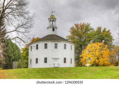 RICHMOND, VERMONT/UNITED STATES- NOVEMBER 8, 2018: Old Round Church In Richmond, Vermont. Built In 1812, It Is A Rare Sixteen-sided Meeting House Which Housed Five Denominations 
