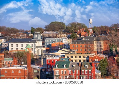 Richmond, Virginia Neighborhoods and cityscape in the afternoon.
