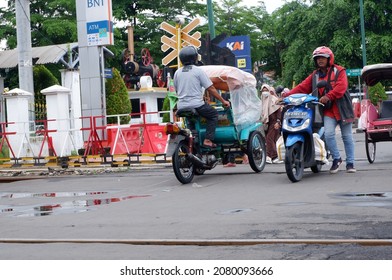 732 Becak jogja Images, Stock Photos & Vectors | Shutterstock