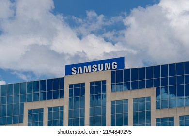 Ridgefield Park, NJ, USA - August 23, 2022: Samsung Electronics America Corporate Office In Ridgefield Park, NJ, USA. Samsung Is A South Korean Manufacturing Conglomerate. 