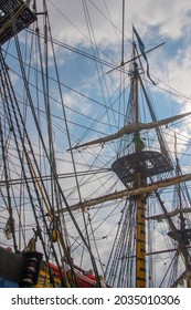 Rig Details From An Old Sailing Replica Of The Swedish East Indiaman Götheborg I In The Harbor Of Stockholm City. Sverige, Stockholm, 2021-08-31