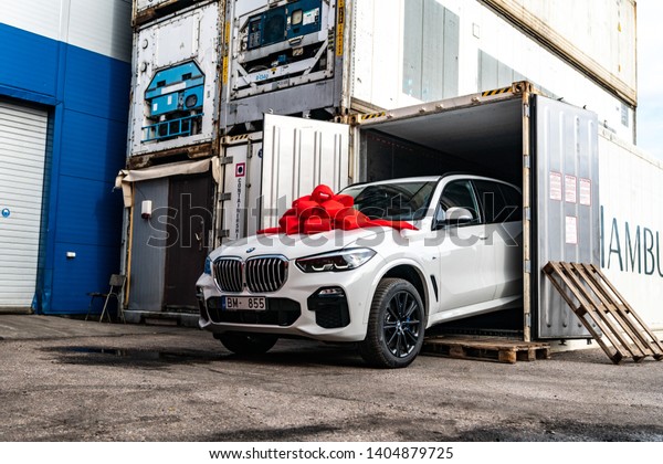 bmw x5 cargo cover storage