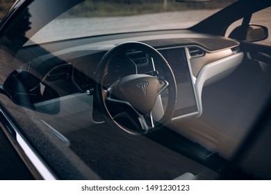 Imagenes Fotos De Stock Y Vectores Sobre Tesla Xenon