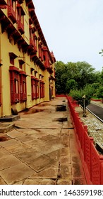 right side of red building like old red fort