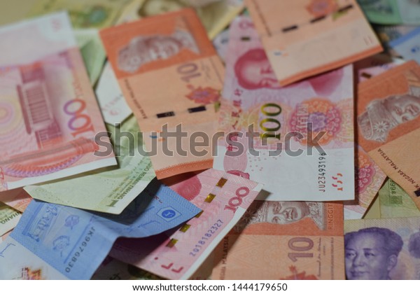 Ringgit Malaysia Yuan China Banknotes Currency Stock Photo Edit Now 1444179650
