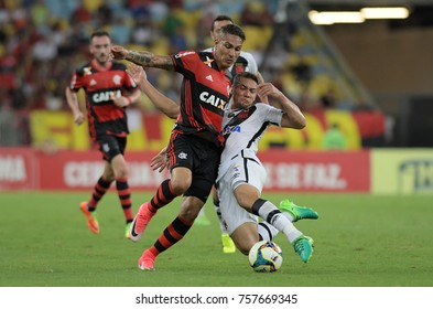 Rio de Janeiro, April 8, 2017.
Flamengo soccer player, Paolo Guerrero, in action in the Flamengo Vs. Vasco game at the Maracanã Stadium in Rio de Janeiro, Brazil