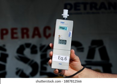 Rio De Janeiro, Brazil 01.16.2020:  Police Officers Inspect Alcohol Abuse By Vehicle Drivers With Blower Tests At A Traffic Barrier. Operation Dry Law (Lei Seca) Prohibites Alcoholic Drinking.