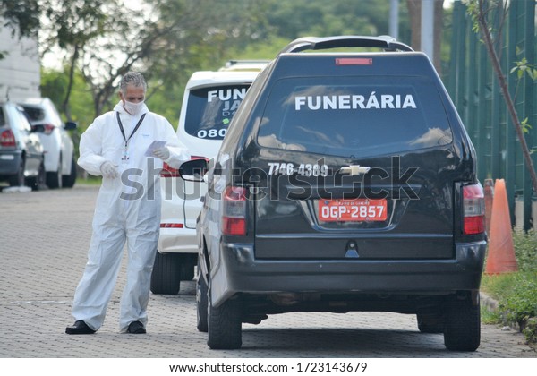 \
RIO DE JANEIRO (BRAZIL), April\
27,2020 Handling in and out of hospitals and cemeteries for\
ambulances and funeral cars during the Covid-19 coronovirus\
pandemic.