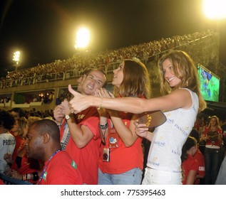 RIO DE JANEIRO, BRAZIL - FEBRUARY 15, 2015: Parades Of The Schools Of Samba, Grande Rio In The Sambodrome Of Rio De Janeiro
The Super Model Gisele Bündchen Dancing During The Parade
