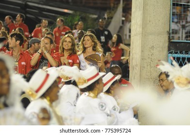 RIO DE JANEIRO, BRAZIL - FEBRUARY 15, 2015: Parades Of The Schools Of Samba, Grande Rio In The Sambodrome Of Rio De Janeiro
The Super Model Gisele Bündchen Dancing During The Parade
