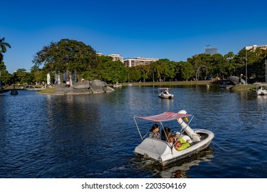 Rio De Janeiro RJ Brazil September 18 2022 - People Enjoying The Sunny Sunday At The Quinta Da Boavista Lake.