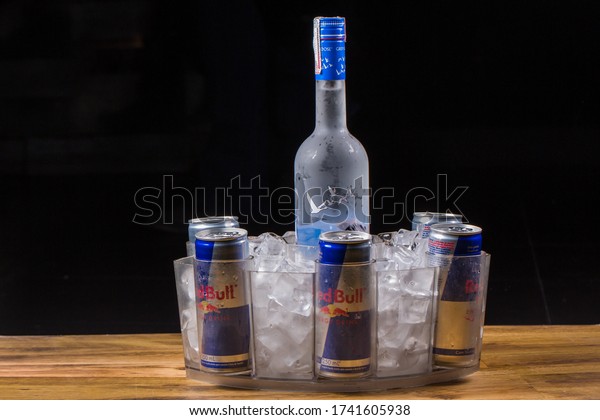 Rio de Janeiro, RJ, Brazil. 07.01.2018. Combo with 1
bottle of  vodka grey goose and cans of Red Bull Energy Drink Sugar
Free. Red Bull is the most popular energy drink in the world. Kit
sold in bar