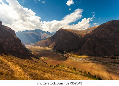 Rio Vilcanota. Urubamba River Valley. Andes. Peru
