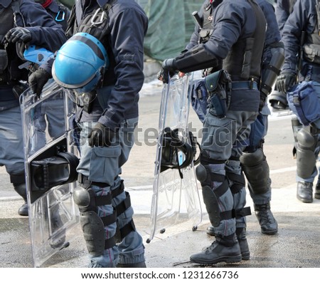 riot deployment of Italian police during a big manifestation