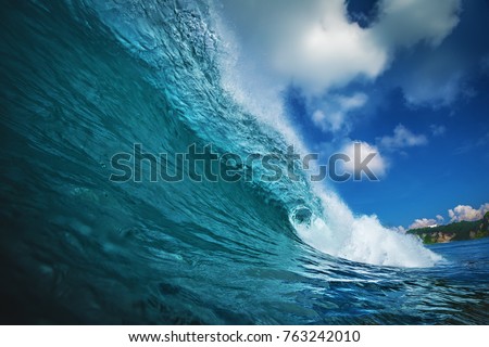 Rip curl ocean surfing wave