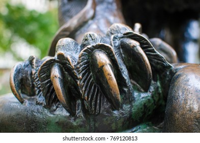 Rittenhouse Square Philadelphia Lion Sculpture Paw 