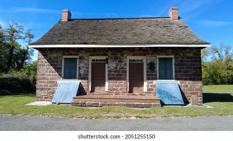 River Edge, New Jersey, USA - September 25, 2021: The Demarest House Museum At Historic New Bridge Landing