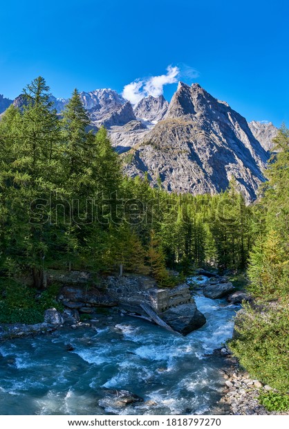 River rafting below Mont Blanc glaciers, Val Veny\
Courmayeur, Italy