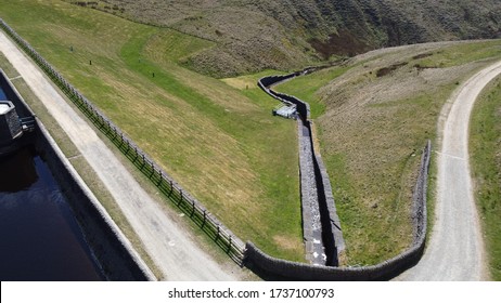 River And Road At Saddleworth Moor