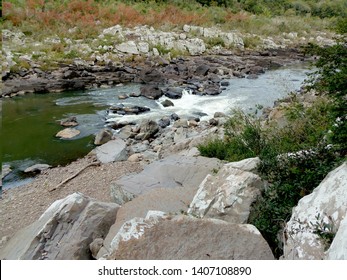 river running between the rocks