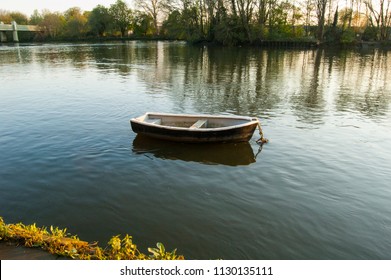 River Thames Near Kew Bridge