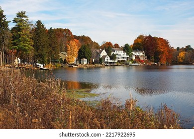 Riverside Homes In Lysander, New York On The Seneca River In Autumn