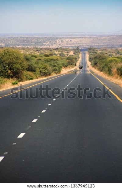 Road of africa to\
serengeti