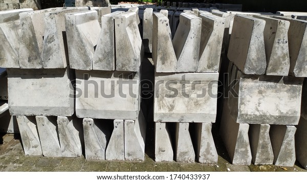road barrier,\
road dividers made of\
concrete
