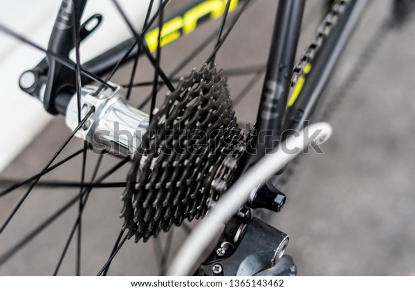cycle rear wheel hub