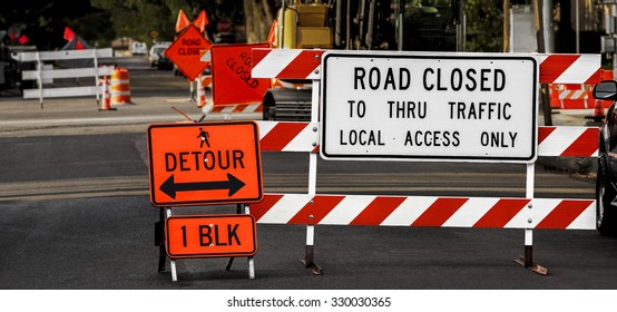 Road Closed Sign Images, Stock Photos & Vectors | Shutterstock