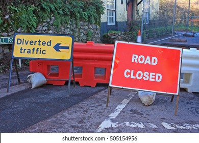 5,154 Road diversion signs Images, Stock Photos & Vectors | Shutterstock