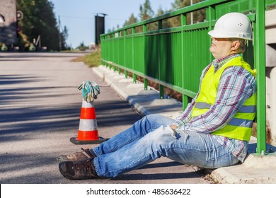 road-construction-worker-sleep-on-260nw-485636422.jpg