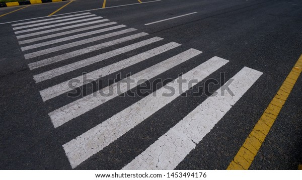 Road Crossing Distances\
zebra crossing