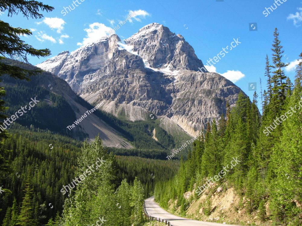 Road and majestic mountain at Spiral Tunnels Viewpoint, Yoho National ...