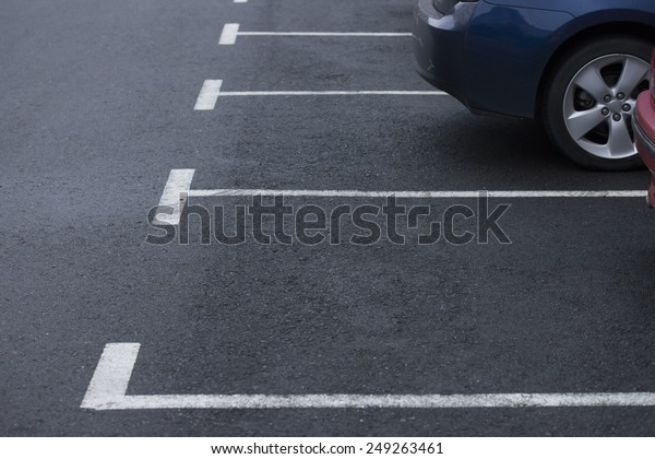 road marking\
parking