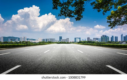 Road Modern Building Big City Stock Photo 1008831799 | Shutterstock