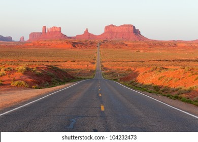 Road To Monument Valley