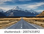 Road to the Mount Cook the highest pick of New Zealand, South Island