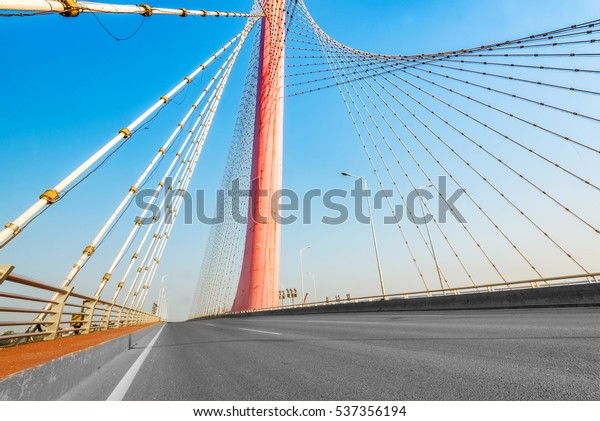 road on\
bridge